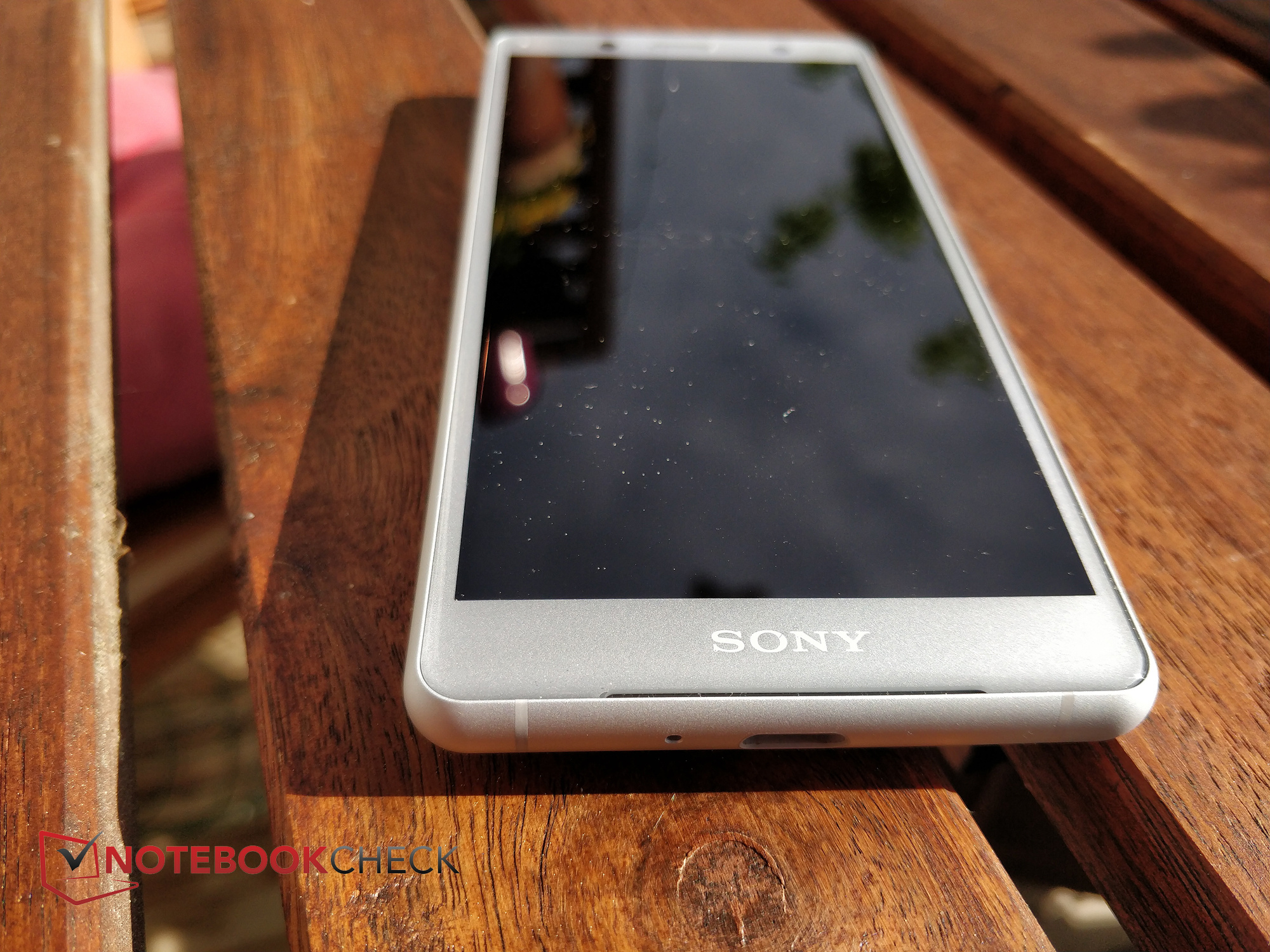 Sony Xperia XZ2 3