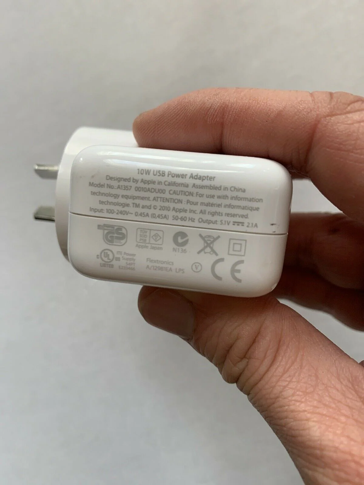 Apple 10W USB Power Adapter - A1357 2
