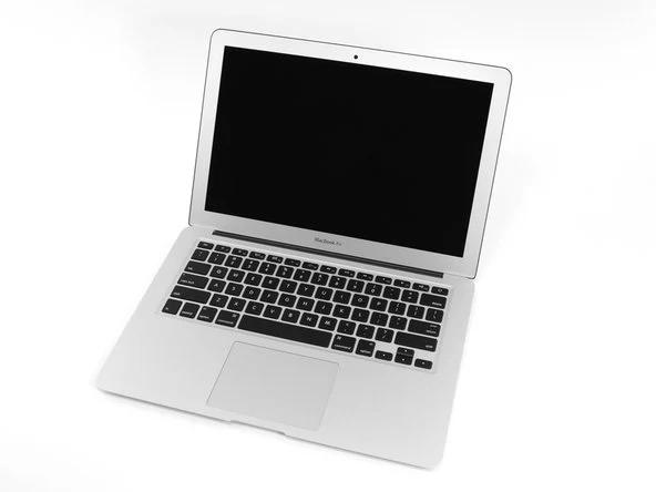Apple MacBook Air (13" Mid 2013) 3