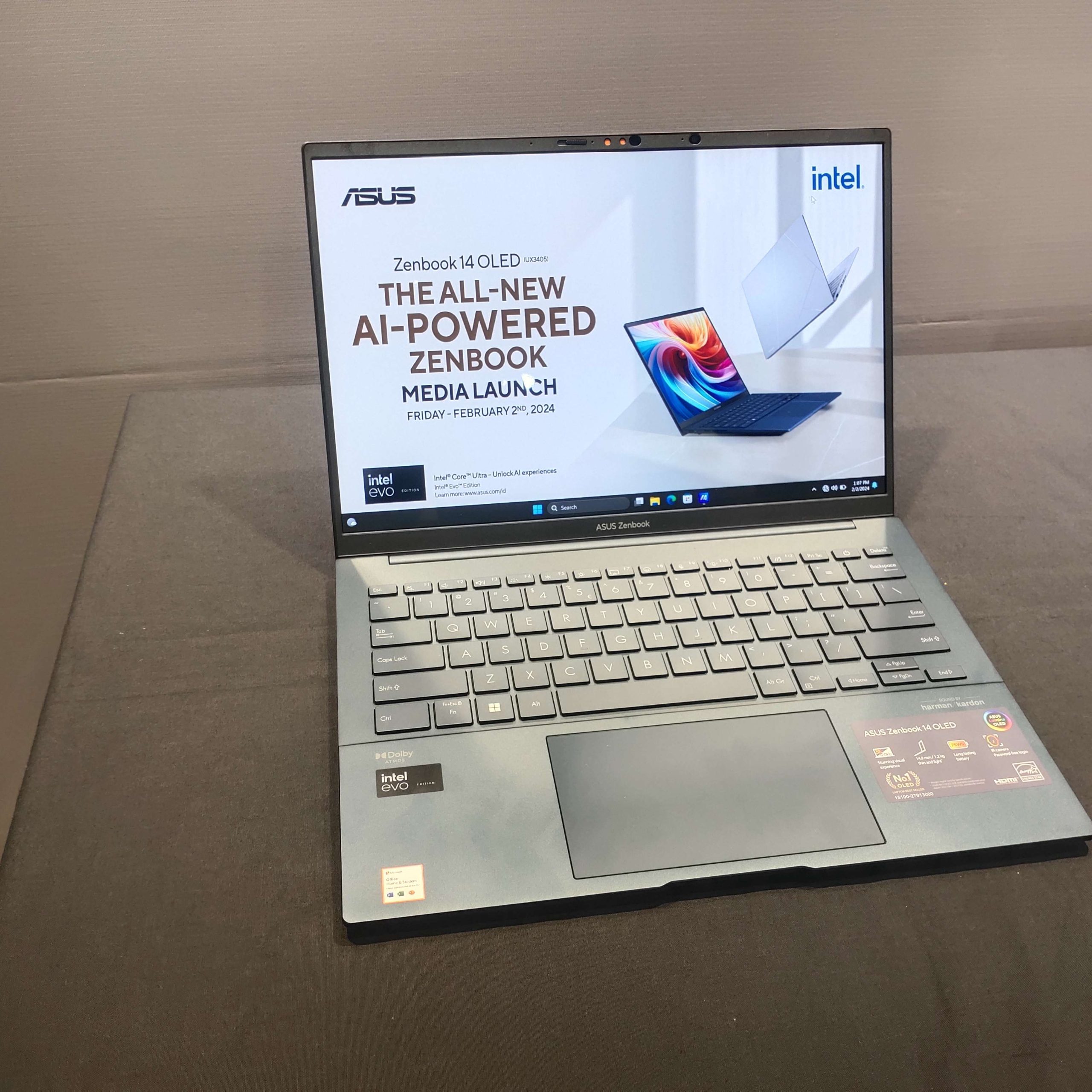Asus Zenbook 14 OLED UX3405 (1st Gen Core Ultra) Touch 14"