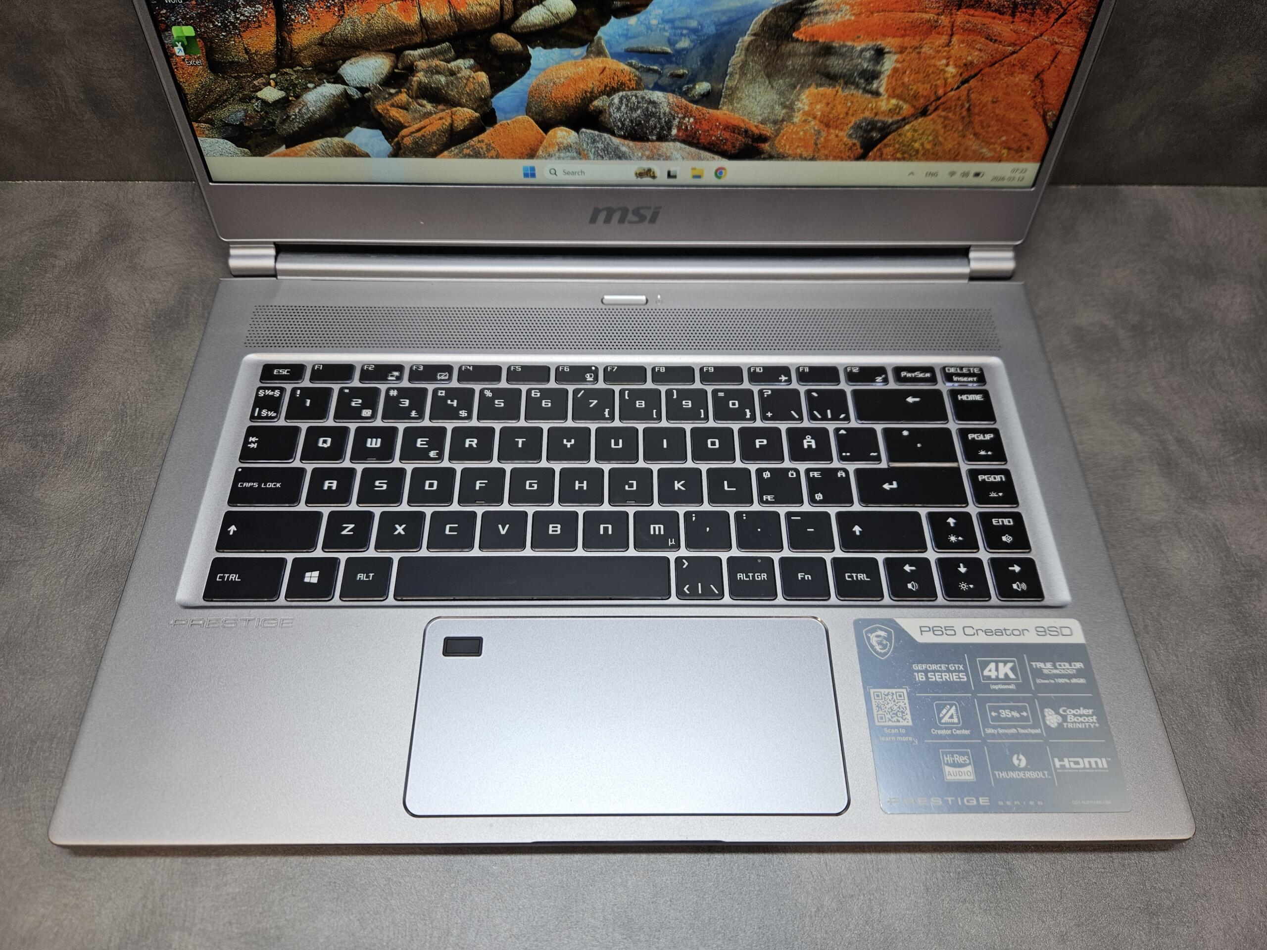 MSI Prestige P65 Creator (9th Gen Intel) 15.6" 5