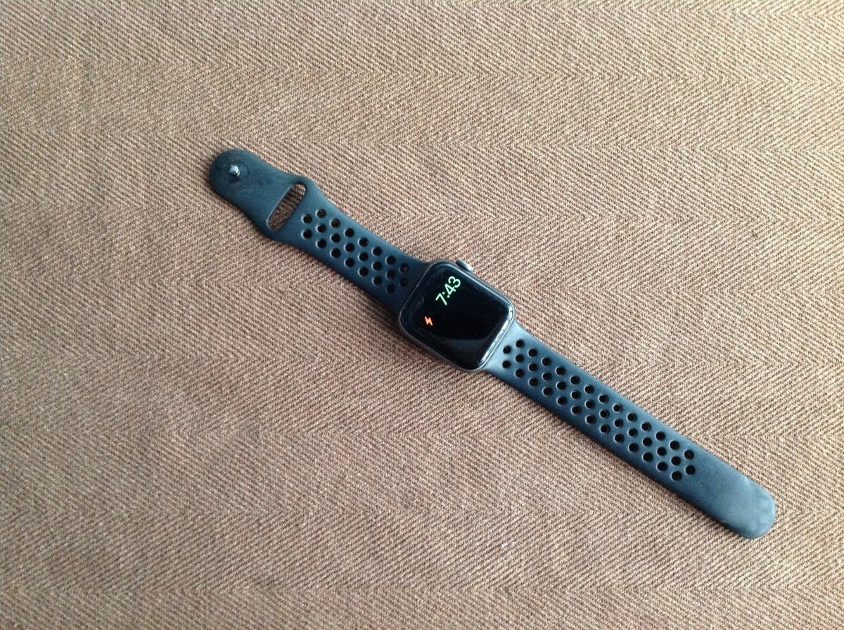 Apple Watch Series 4 44mm Nike+ GPS+Cellular Aluminum Case 2